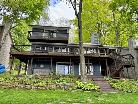 Photo of 553 Highland Hills Drive, Howard, OH 43028 (MLS # 226018705)