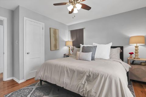 Tiny photo for 327 E Jeffrey Place, Columbus, OH 43214 (MLS # 226008149)