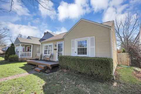 Tiny photo for 327 E Jeffrey Place, Columbus, OH 43214 (MLS # 226008149)