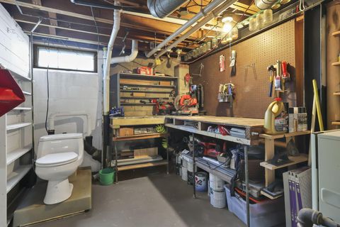 Tiny photo for 327 E Jeffrey Place, Columbus, OH 43214 (MLS # 226008149)