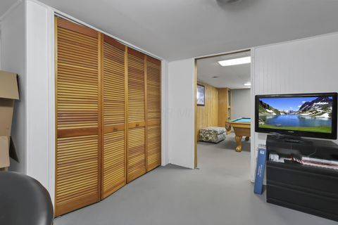 Tiny photo for 327 E Jeffrey Place, Columbus, OH 43214 (MLS # 226008149)