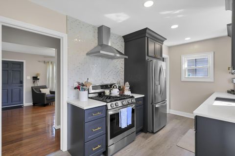 Tiny photo for 327 E Jeffrey Place, Columbus, OH 43214 (MLS # 226008149)