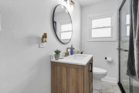 Tiny photo for 327 E Jeffrey Place, Columbus, OH 43214 (MLS # 226008149)