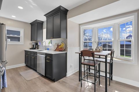 Tiny photo for 327 E Jeffrey Place, Columbus, OH 43214 (MLS # 226008149)