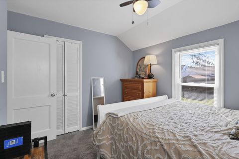 Tiny photo for 327 E Jeffrey Place, Columbus, OH 43214 (MLS # 226008149)