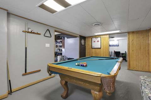 Tiny photo for 327 E Jeffrey Place, Columbus, OH 43214 (MLS # 226008149)