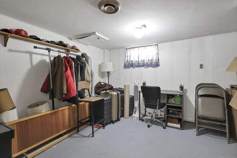 Tiny photo for 327 E Jeffrey Place, Columbus, OH 43214 (MLS # 226008149)