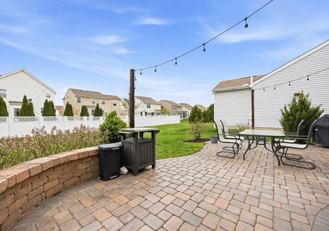 Tiny photo for 5766 Bowery Brook Way, Dublin, OH 43016 (MLS # 226012306)