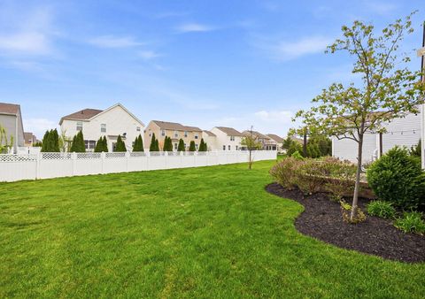 Tiny photo for 5766 Bowery Brook Way, Dublin, OH 43016 (MLS # 226012306)