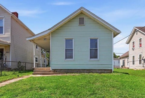 Photo of 365 Clinton Street, Newark, OH 43055 (MLS # 226034474)