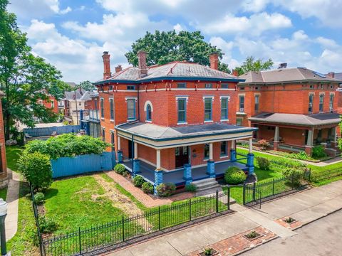 Photo of 63 Smith Place, Columbus, OH 43201 (MLS # 225037397)