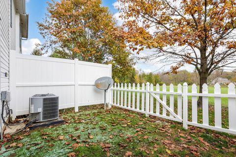 Tiny photo for 6832 Axtel Drive 23D #23D, Canal Winchester, OH 43110 (MLS # 225041773)