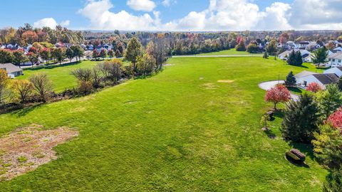 Tiny photo for 6832 Axtel Drive 23D #23D, Canal Winchester, OH 43110 (MLS # 225041773)