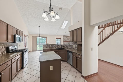 Tiny photo for 3612 Mariners Way, Lewis Center, OH 43035 (MLS # 226035844)