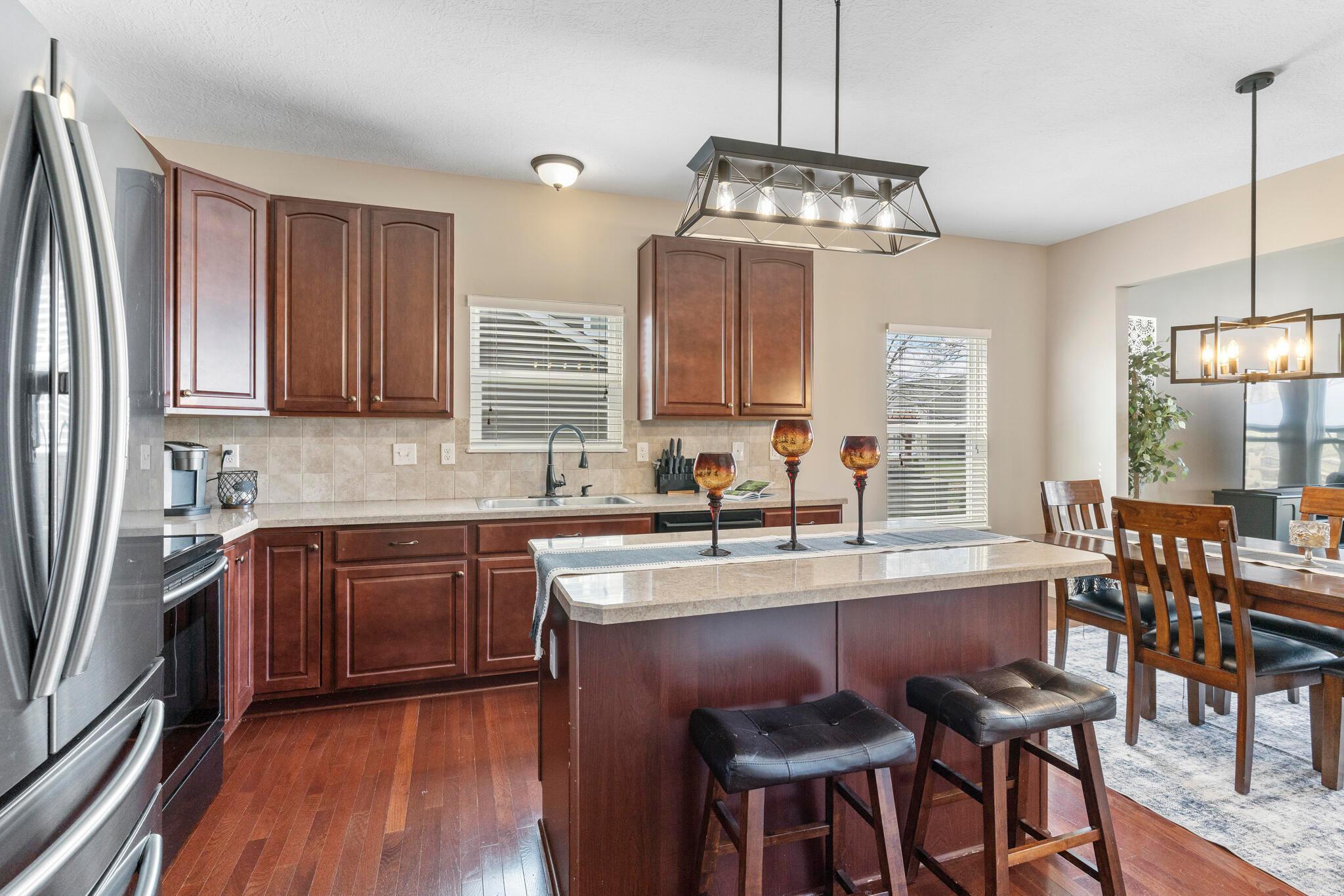 555 Buena Park Drive, Delaware, Ohio image 8