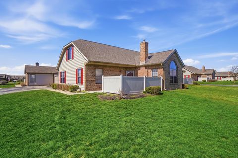 Photo of 2513 Landings Way 26 #26, Grove City, OH 43123 (MLS # 226009080)