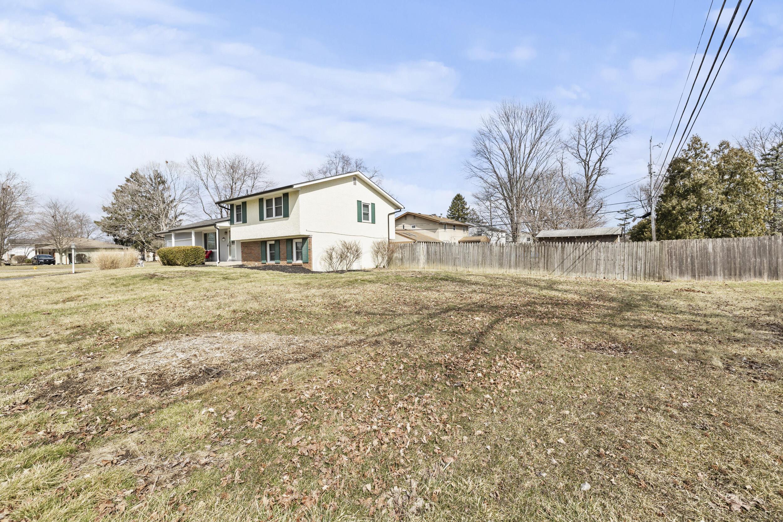 4520 Astral Drive, Hilliard, Ohio image 2
