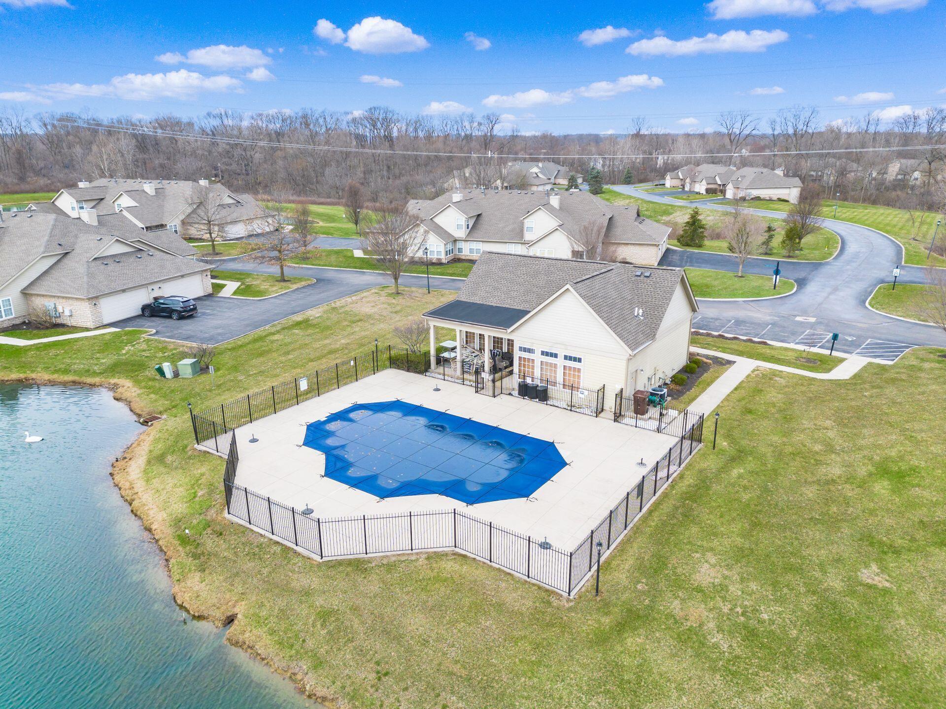 8075 Farm Crossing Circle, Powell, Ohio image 43