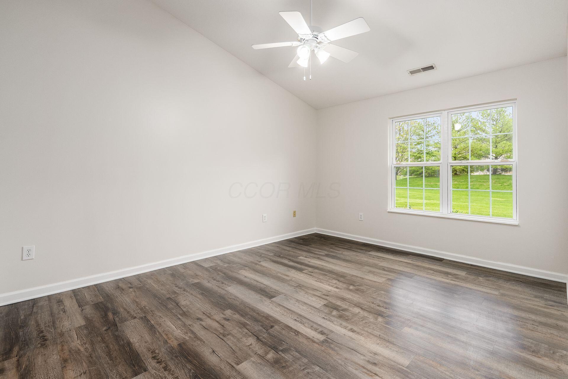 8075 Farm Crossing Circle, Powell, Ohio image 17