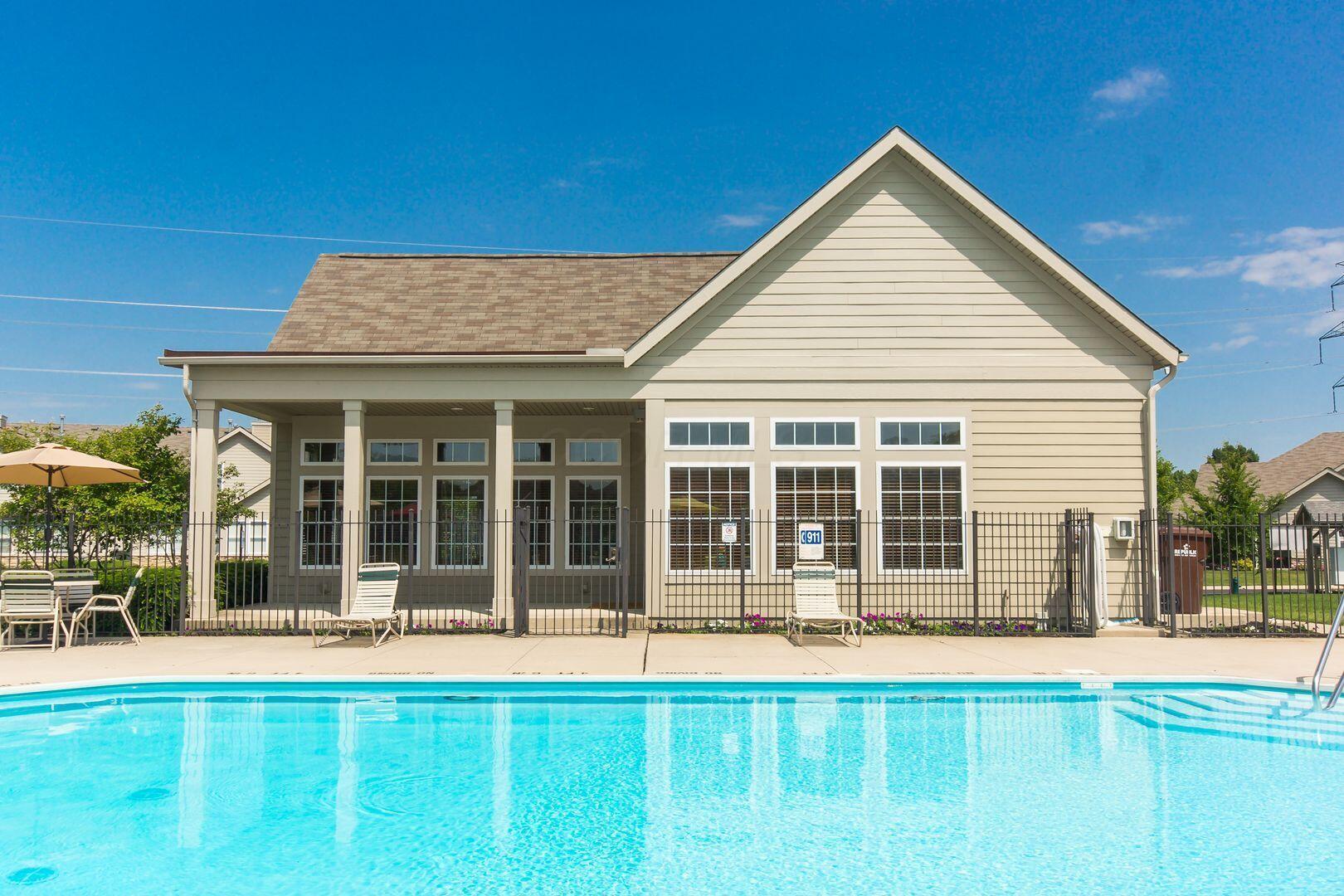 8075 Farm Crossing Circle, Powell, Ohio image 45
