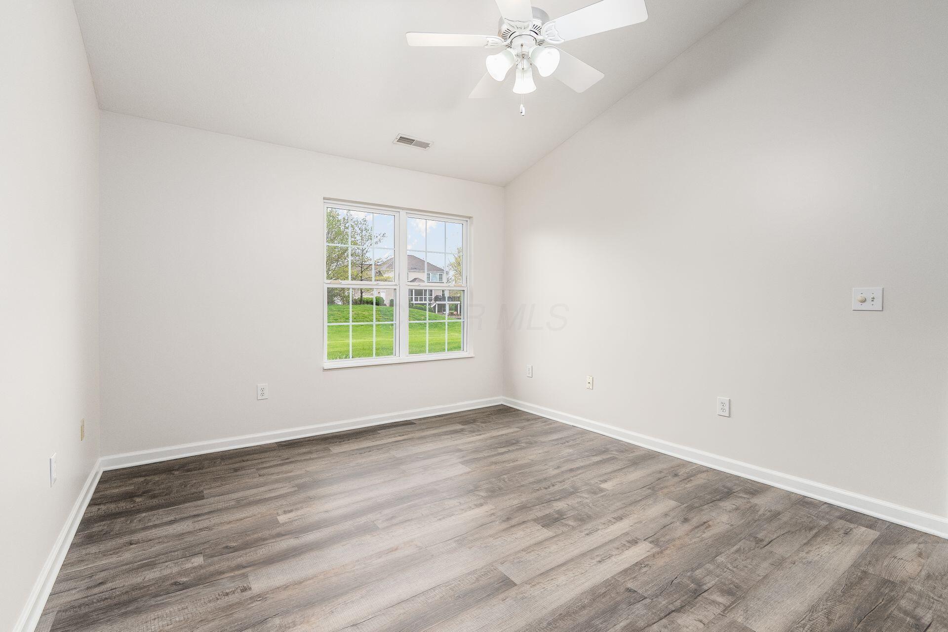 8075 Farm Crossing Circle, Powell, Ohio image 18