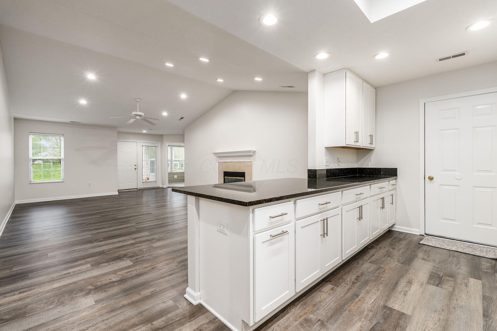 8075 Farm Crossing Circle, Powell, Ohio image 15