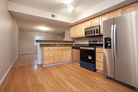 Tiny photo for 3246 Summerdale Lane 34 #34, Columbus, OH 43221 (MLS # 225045199)