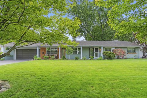 Photo of 3870 Norbrook Drive, Upper Arlington, OH 43220 (MLS # 226017948)