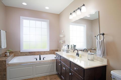 Tiny photo for 9596 Woodridge Circle, Fredericktown, OH 43019 (MLS # 226014093)