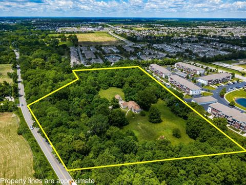 Photo of 5236 Hayden Run Road, Hilliard, OH 43026 (MLS # 226024332)