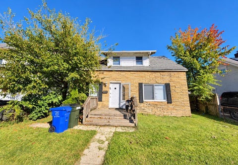 Photo of 2228 Hamilton Avenue, Columbus, OH 43211 (MLS # 226041152)