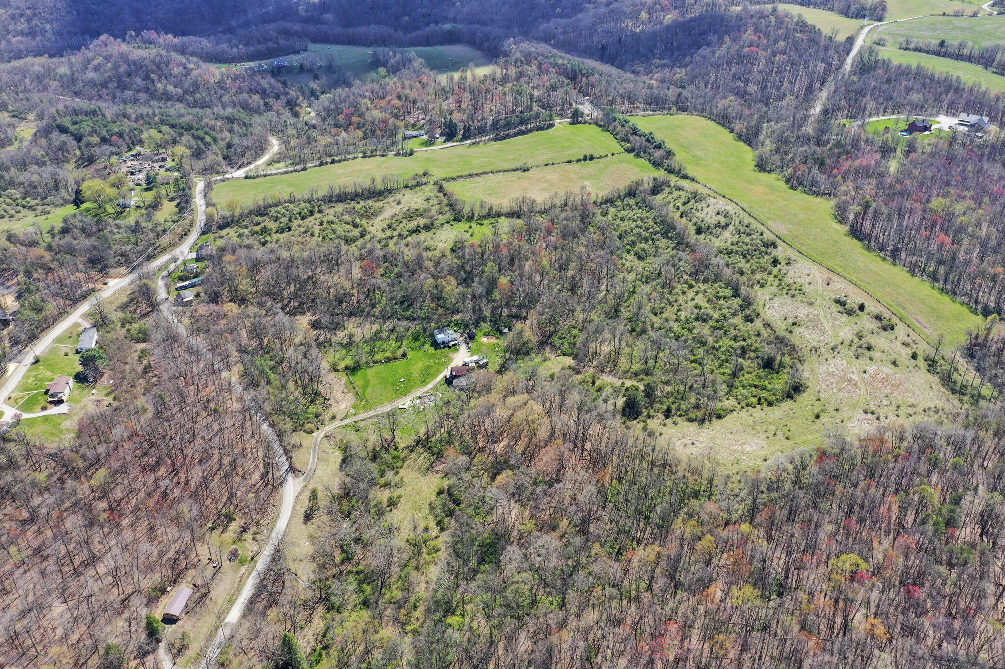 10643 Opossum Hollow Road, Rockbridge, Ohio image 6