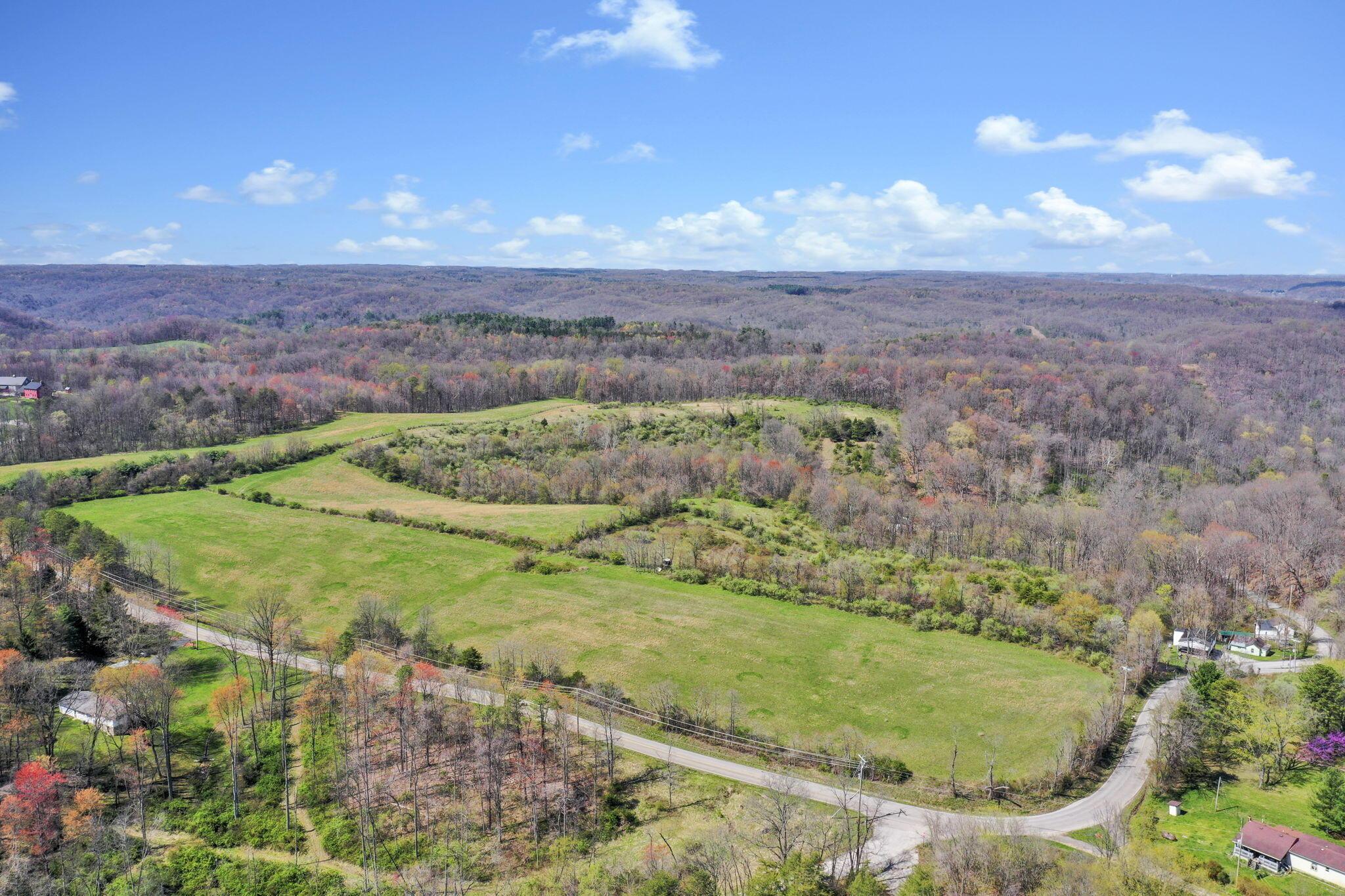 10643 Opossum Hollow Road, Rockbridge, Ohio image 8