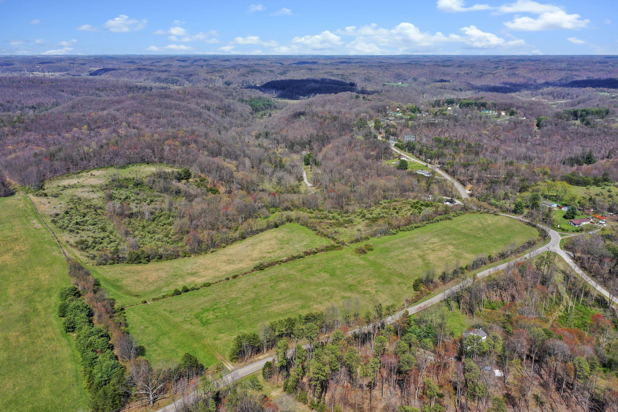 10643 Opossum Hollow Road, Rockbridge, Ohio image 3