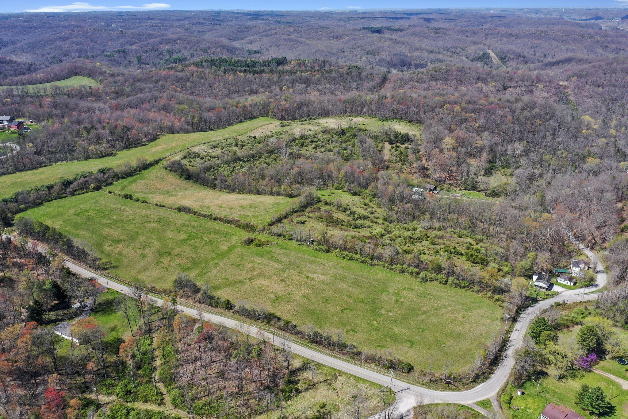10643 Opossum Hollow Road, Rockbridge, Ohio image 2