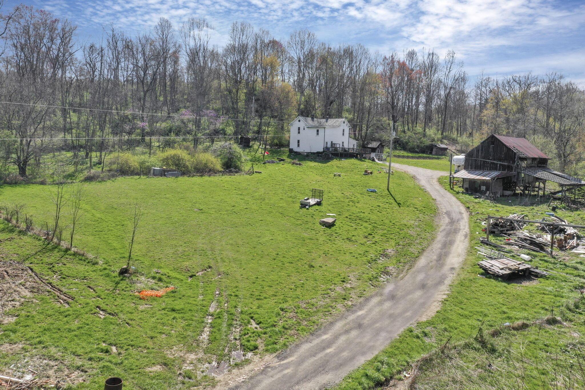 10643 Opossum Hollow Road, Rockbridge, Ohio image 9