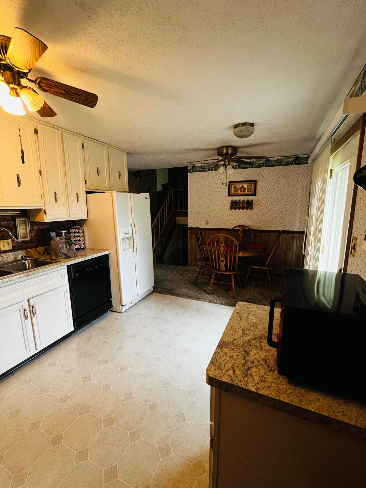 1858 Shasta Drive, Lancaster, Ohio image 3