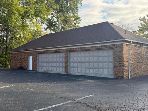 Photo of 4656 Executive Drive Garage / Office #Garage / Office, Columbus, OH 43220 (MLS # 225040630) Photo of 4656 Executive Drive Garage / Office #Garage / Office, Columbus, OH 43220 (MLS # 225040630)