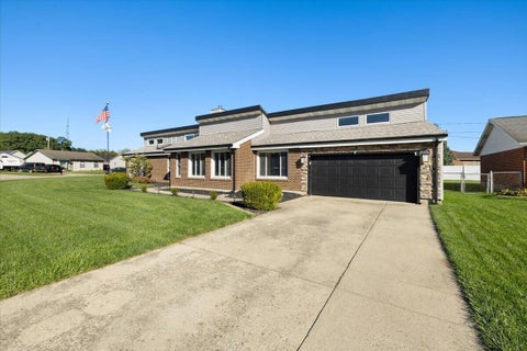 Tiny photo for 1700 Elaina Drive, Springfield, OH 45503 (MLS # 226037941)