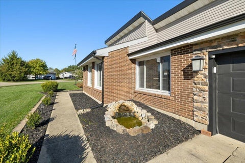 Tiny photo for 1700 Elaina Drive, Springfield, OH 45503 (MLS # 226037941)