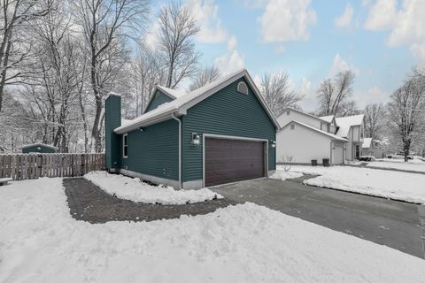 Tiny photo for 566 Chestnut Avenue, Westerville, OH 43082 (MLS # 225044799)