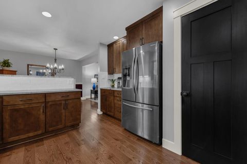 Tiny photo for 566 Chestnut Avenue, Westerville, OH 43082 (MLS # 225044799)