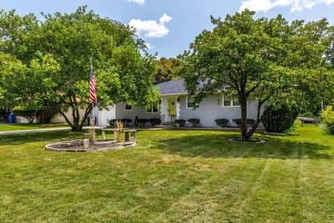 Photo of 47 Meadowlark Lane, Columbus, OH 43214 (MLS # 226028863)