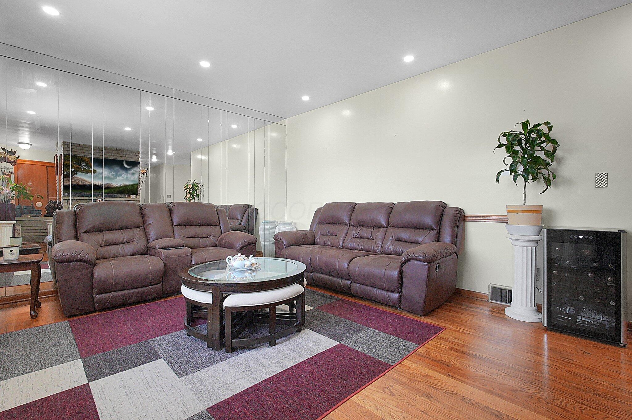 1067 Bronwyn Avenue, Columbus, Ohio image 10