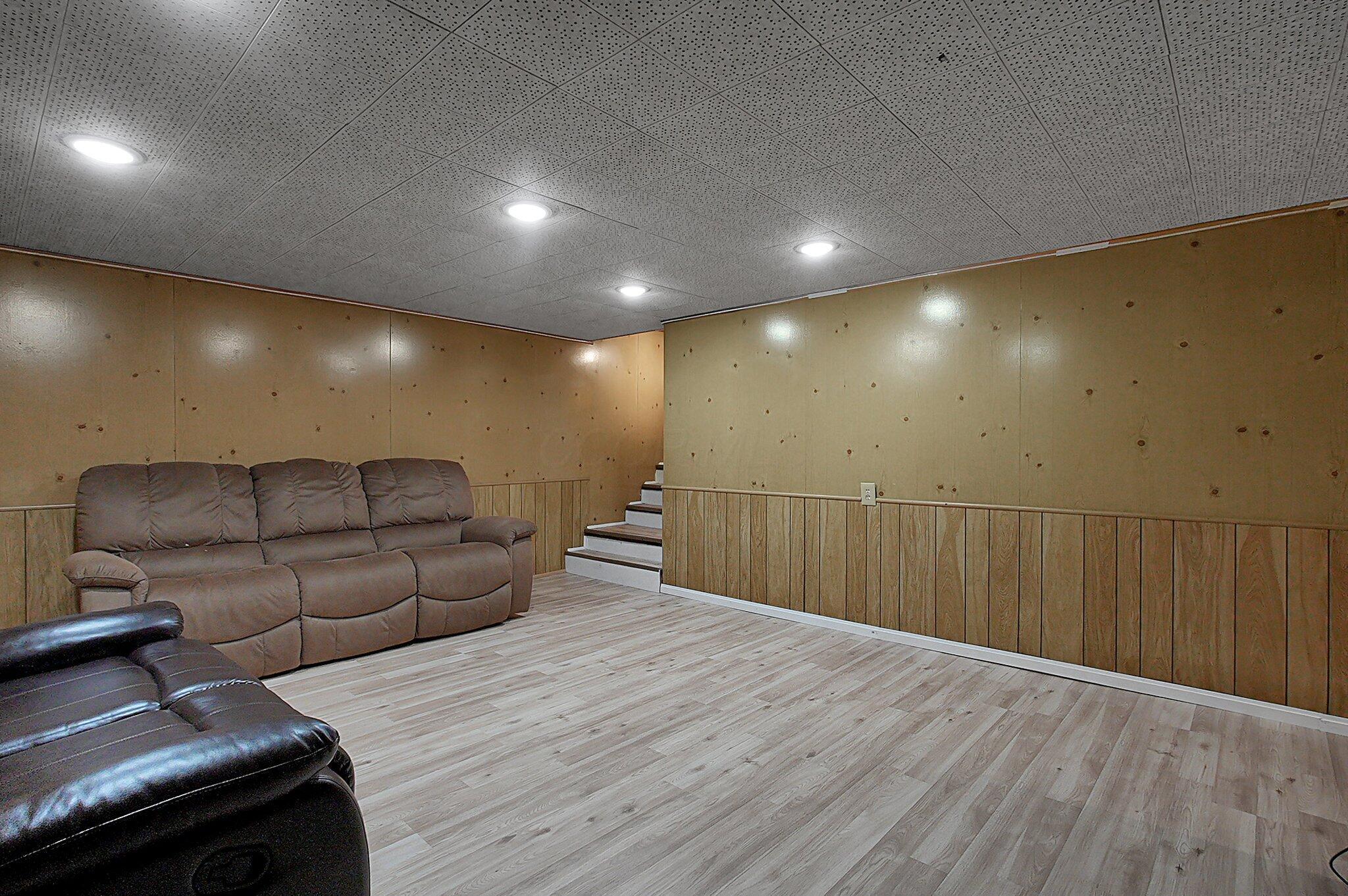 1067 Bronwyn Avenue, Columbus, Ohio image 27