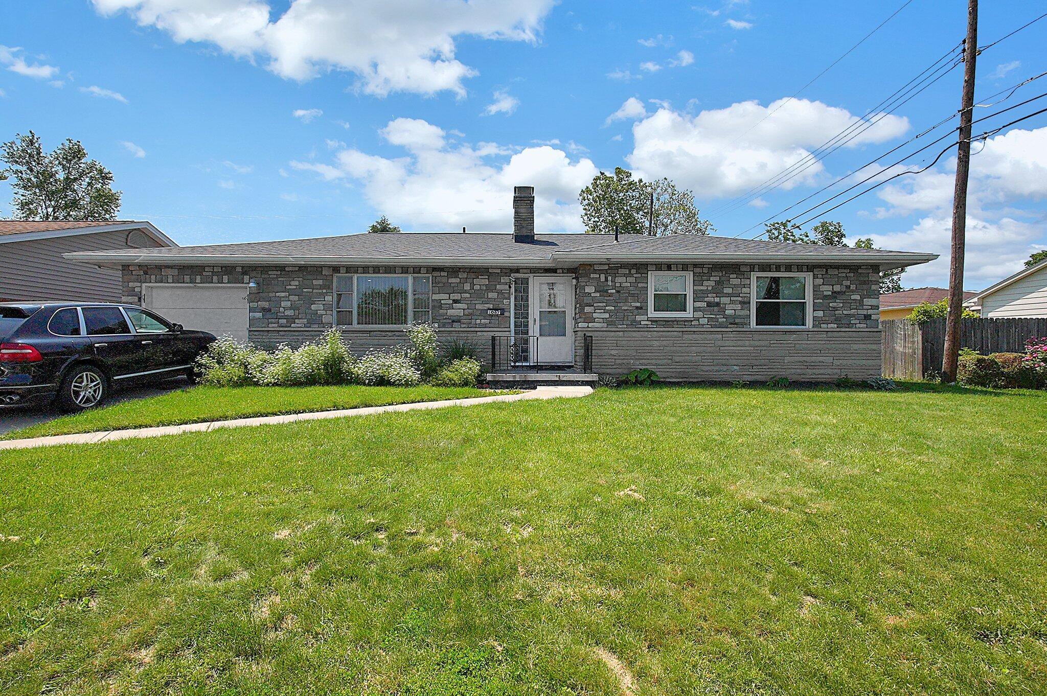 1067 Bronwyn Avenue, Columbus, Ohio image 2