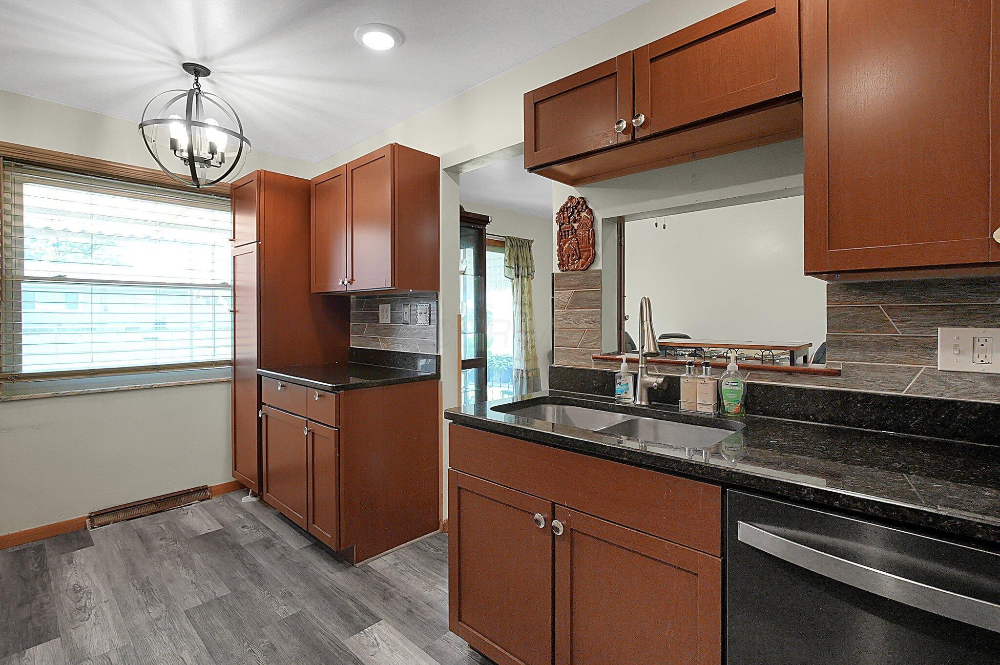 1067 Bronwyn Avenue, Columbus, Ohio image 25
