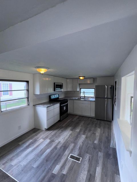 Photo of 2229 Maureen Boulevard N, Obetz, OH 43207 (MLS # 225026006)