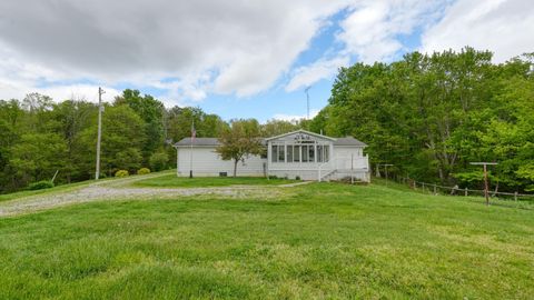 7312 Bowie Road Cambridge OH 43725