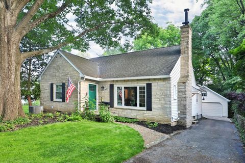 Photo of 430 Canyon Drive N, Columbus, OH 43214 (MLS # 226020189)